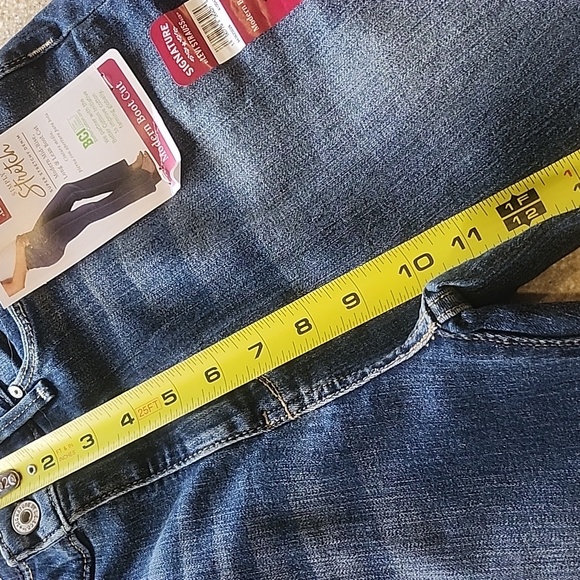 NWT Signature Levi Modern Boot Cut Simply Stretch Size 10L - Picture 5 of 11